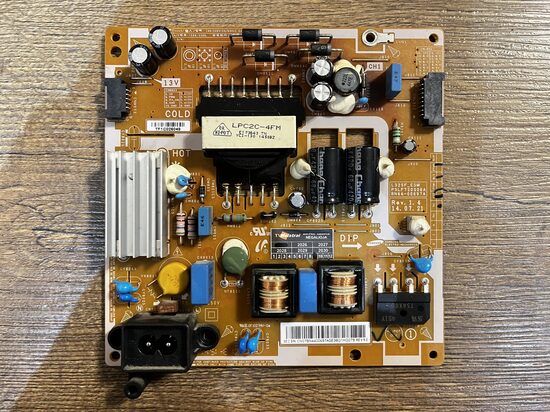 Maitinimo plokštė BN44-00697A