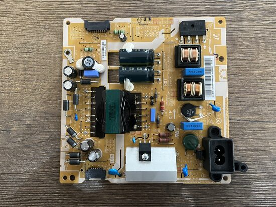 Maitinimo plokštė BN44-00801A