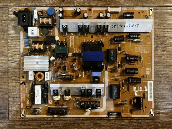 Maitinimo plokštė BN44-00624A