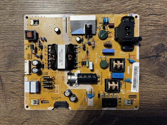 Maitinimo plokštė BN94-10883B