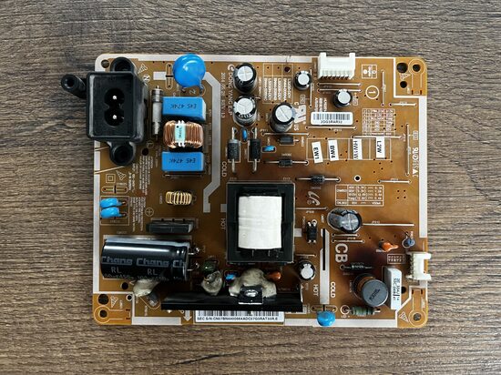 Maitinimo plokštė BN44-00664A