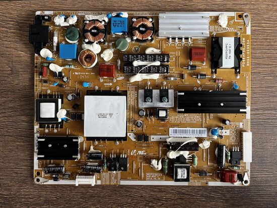 Maitinimo plokštė BN44-00353A