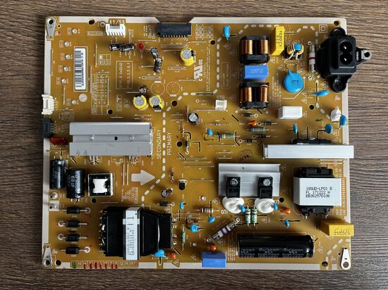 Maitinimo plokštė EAX67645501 (1.8)