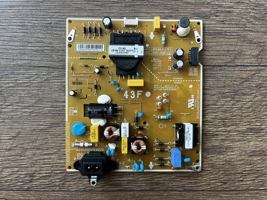 Maitinimo plokštė EAX67264001 (1.5)