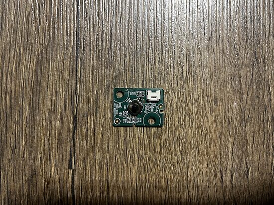 Išjungimo ir įjungimo mygtukas 715G7088-K01-000-004K
